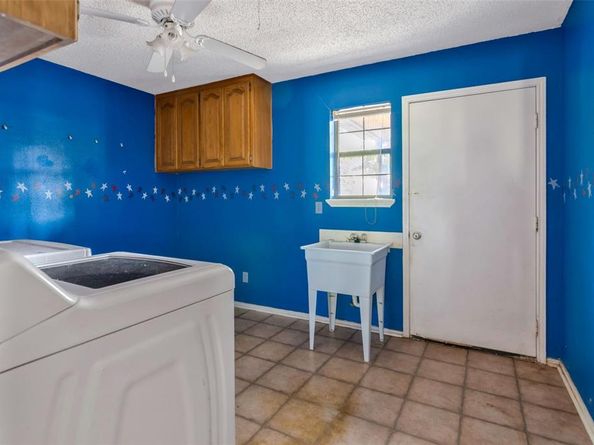 720  Thersa Drive , River Oaks Texas 76114