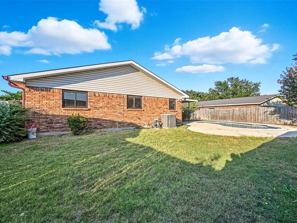 4024  Engleman Street , Fort Worth Texas 76137