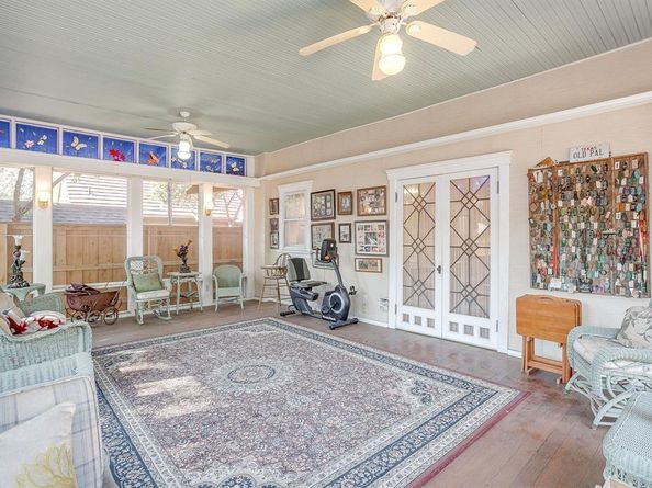 2135  Pembroke Drive , Fort Worth Texas 76110
