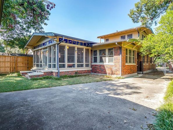 2135  Pembroke Drive , Fort Worth Texas 76110