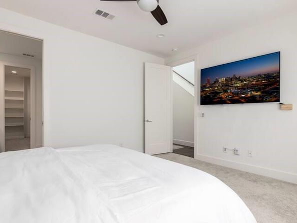 1224  hyde Court , Dallas Texas 75215