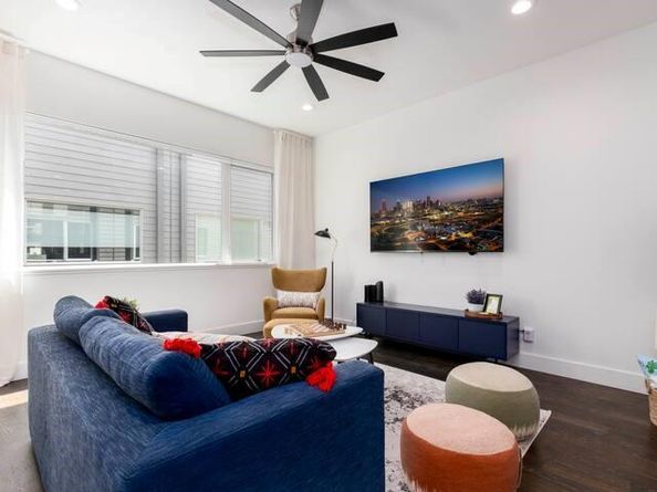 1224  hyde Court , Dallas Texas 75215