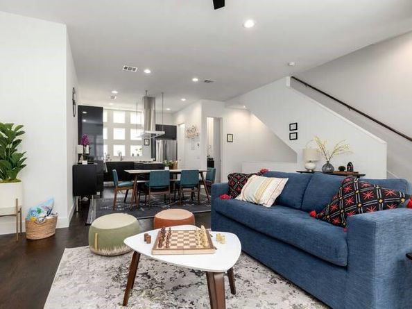 1224  hyde Court , Dallas Texas 75215