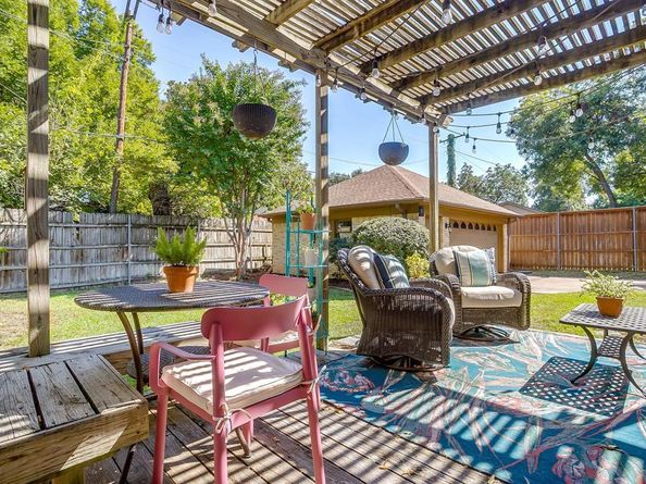 2001  Warner Road , Fort Worth Texas 76110