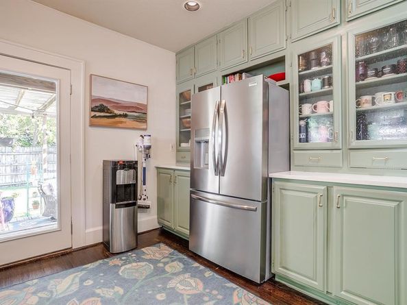 2001  Warner Road , Fort Worth Texas 76110