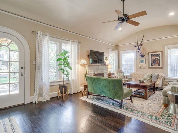 2001  Warner Road , Fort Worth Texas 76110
