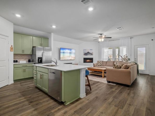 2955  Trusting Way , Aubrey Texas 76227