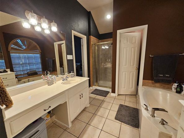 8381  Everglades Circle , Fort Worth Texas 76137