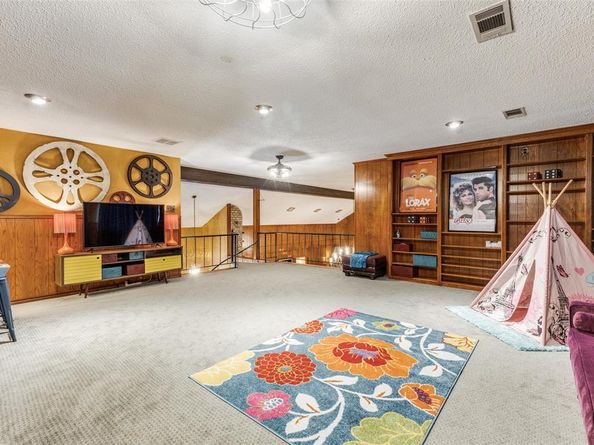 10615  Old Seagoville Road , Dallas Texas 75217