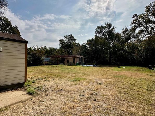 654  Mannington Drive , Dallas Texas 75232