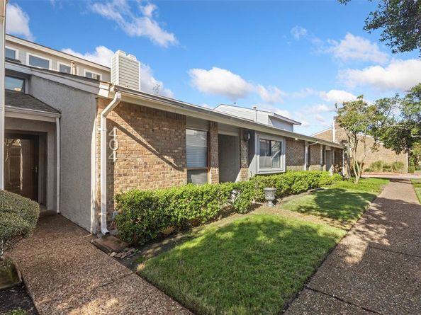 17490  Meandering Way  404, Dallas Texas 75252