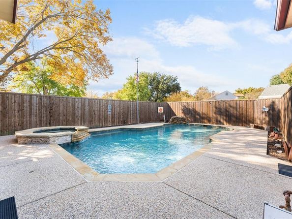 5509  Allen Lane , Rowlett Texas 75088