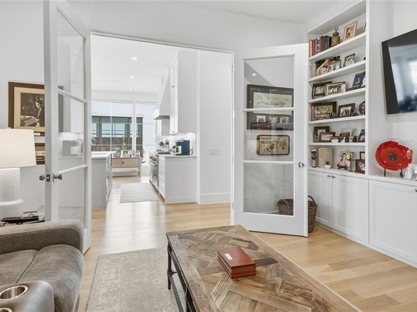 300  O Connor Ridge Boulevard  24, Irving Texas 75038