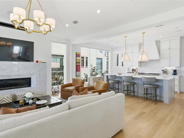 300  O Connor Ridge Boulevard  24, Irving Texas 75038