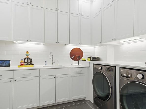 300  O Connor Ridge Boulevard  24, Irving Texas 75038