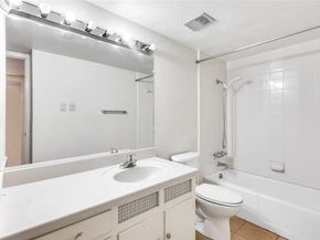 4036  Ridglea Country Club Drive  1006, Fort Worth Texas 76126