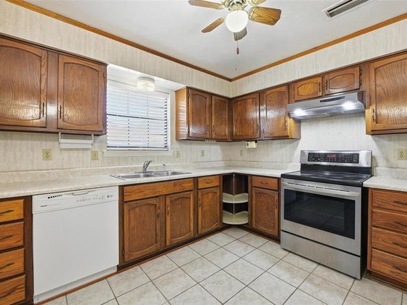 2212  Benbrook Drive , Carrollton Texas 75007