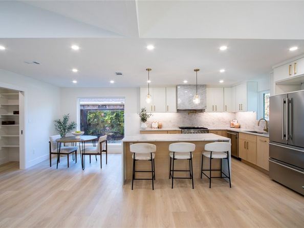 10009  Apple Creek Drive , Dallas Texas 75243