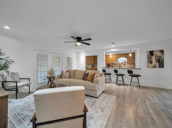 910  Shorehaven Drive , Garland Texas 75040