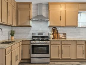 910  Shorehaven Drive , Garland Texas 75040