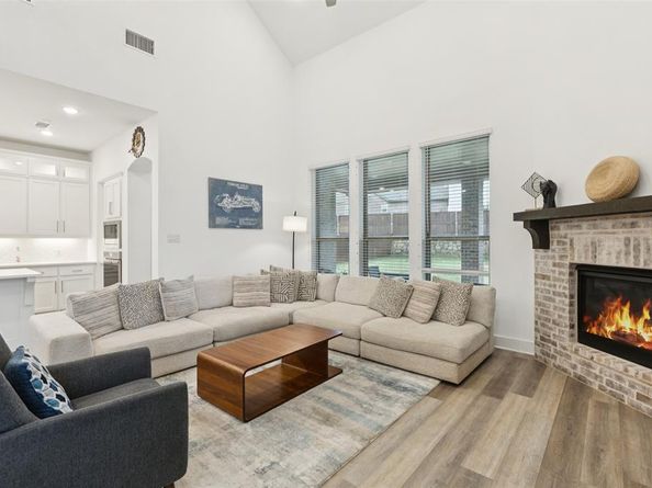 4313  Expedition Drive , Oak Point Texas 75068