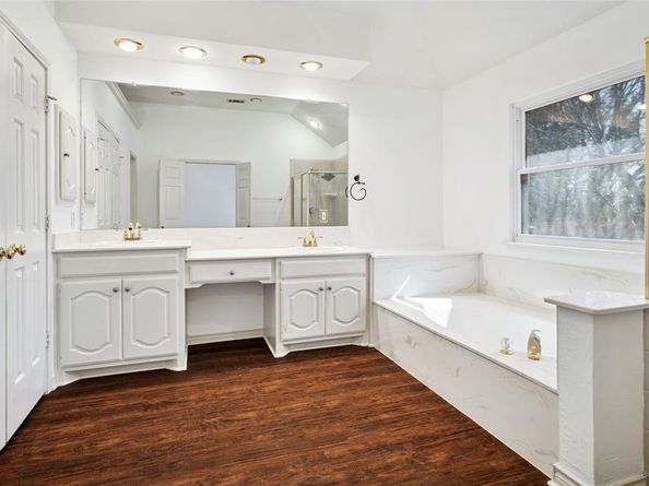 807  Peterstow Drive , Euless Texas 76039