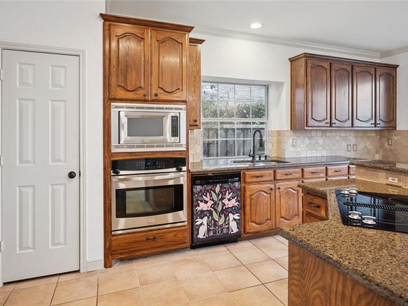 807  Peterstow Drive , Euless Texas 76039