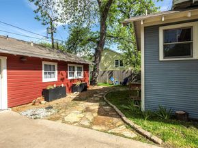 2204  6th Avenue , Fort Worth Texas 76110