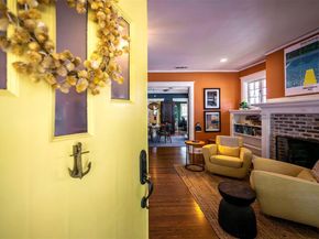 2204  6th Avenue , Fort Worth Texas 76110