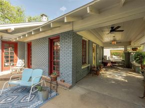 2204  6th Avenue , Fort Worth Texas 76110