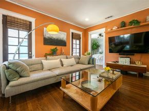 2204  6th Avenue , Fort Worth Texas 76110