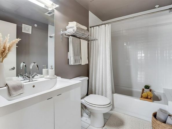 1111 S Akard Street  300, Dallas Texas 75215