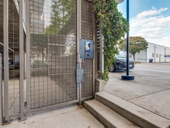 1111 S Akard Street  300, Dallas Texas 75215