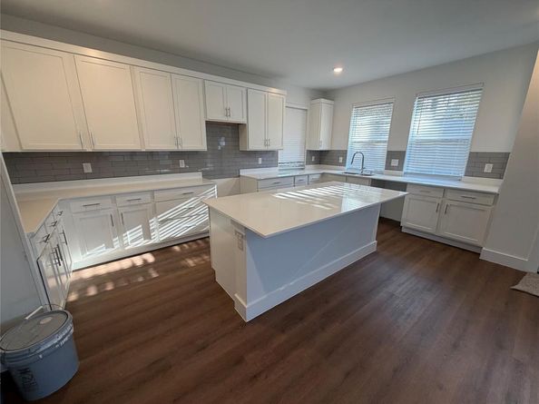 3300  Holmes Street , Dallas Texas 75215