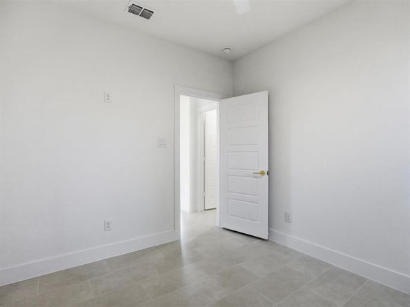 1254 E Jefferson Avenue , Fort Worth Texas 76104