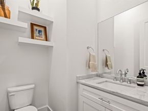 4222  Roseland Avenue  102, Dallas Texas 75204