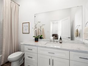 4222  Roseland Avenue  102, Dallas Texas 75204