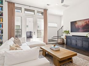 4222  Roseland Avenue  102, Dallas Texas 75204