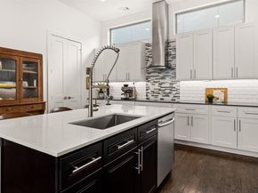 4222  Roseland Avenue  102, Dallas Texas 75204