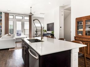 4222  Roseland Avenue  102, Dallas Texas 75204