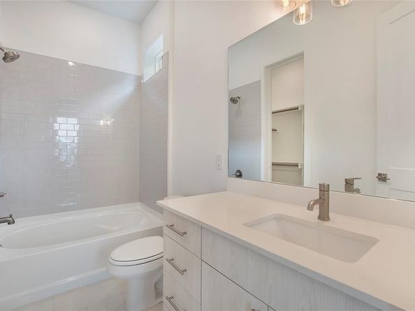 4205  Roseland Avenue  205, Dallas Texas 75204