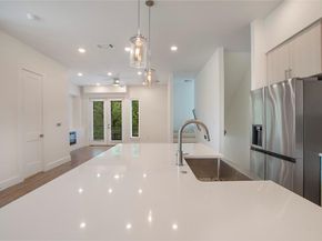 4205  Roseland Avenue  205, Dallas Texas 75204