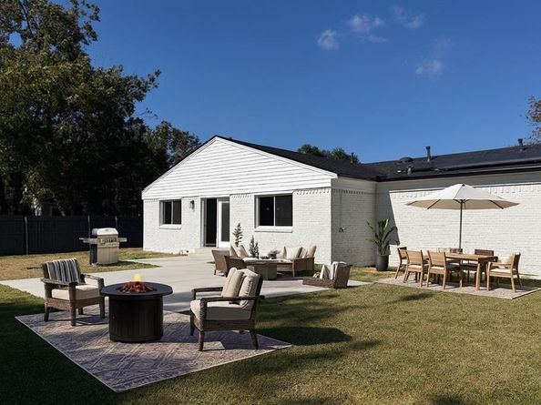 2972  Eric Lane , Farmers Branch Texas 75234