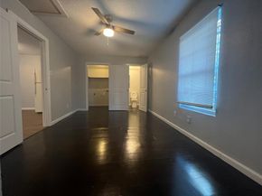 2722  Locust Avenue , Dallas Texas 75216