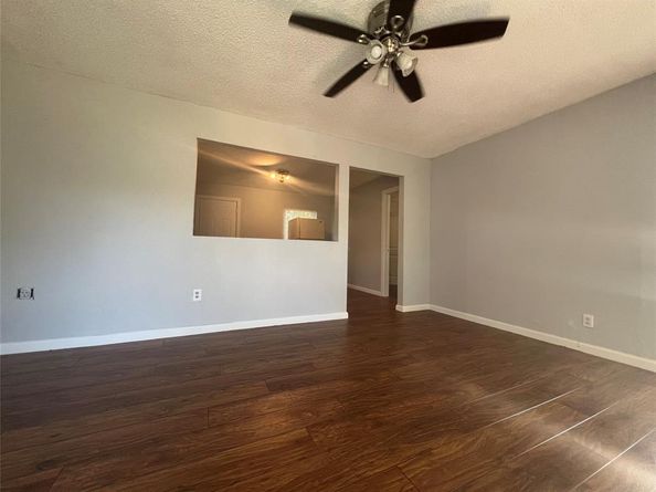 2722  Locust Avenue , Dallas Texas 75216