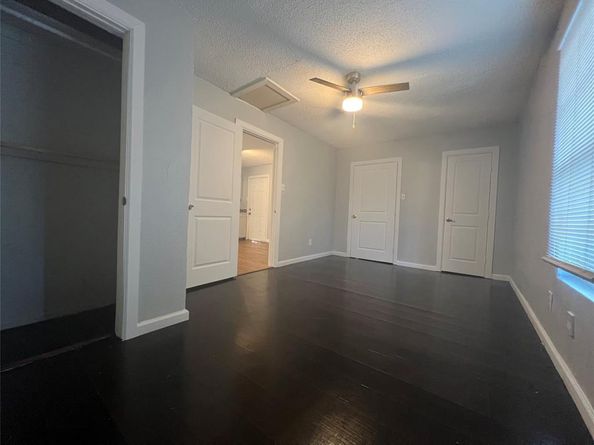 2722  Locust Avenue , Dallas Texas 75216