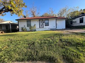 2722  Locust Avenue , Dallas Texas 75216