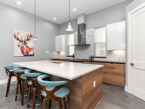 2239  Lovedale Avenue  105, Dallas Texas 75235