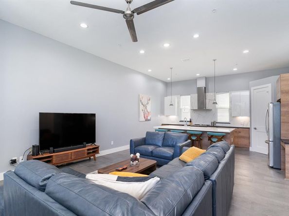 2239  Lovedale Avenue  105, Dallas Texas 75235