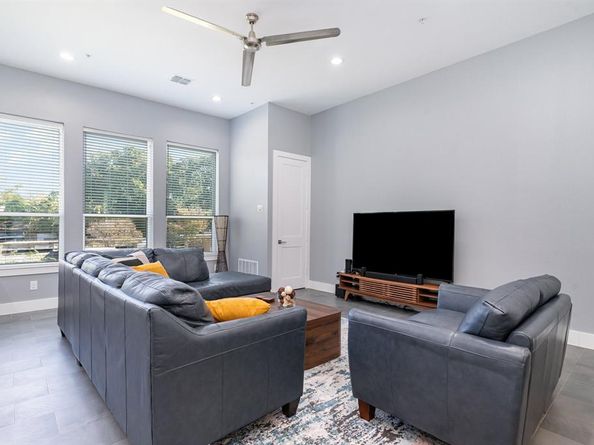 2239  Lovedale Avenue  105, Dallas Texas 75235